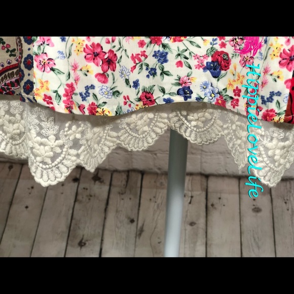 UMGEE Top Floral Print. Adjustable straps NWT MED - Picture 3 of 5